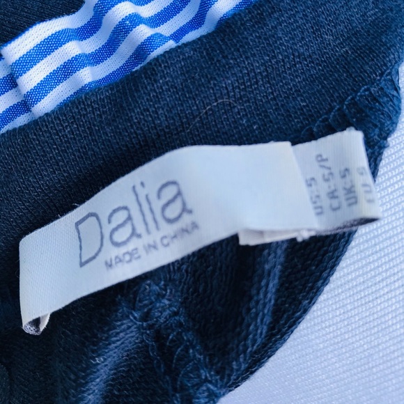 Navy knit dress with contrasting collar and cuffs - Picture 5 of 5